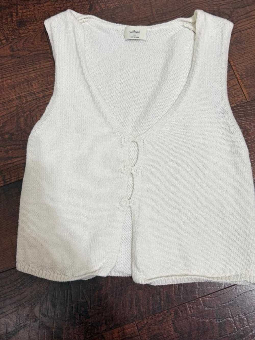 Aritzia Wilfred knit top Xs cream buttons